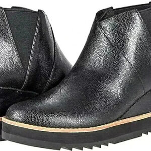 Eileen Fisher Caddy Black Embossed Size 5.5.BRAND NEW (Save $70.00)